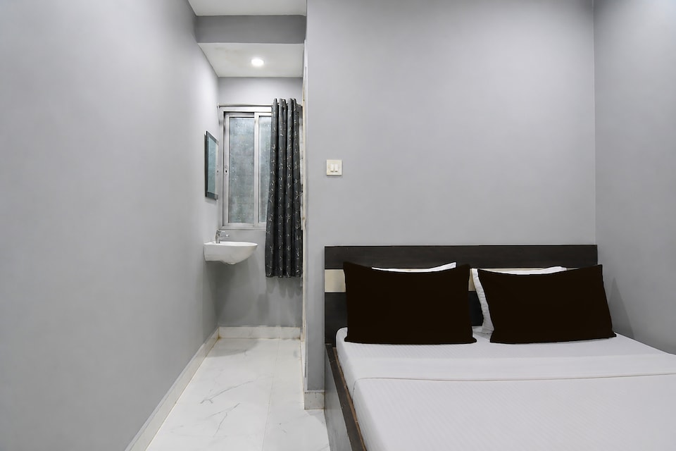 SPOT ON Alsana Guest House, Esplanade Kolkata, Kolkata