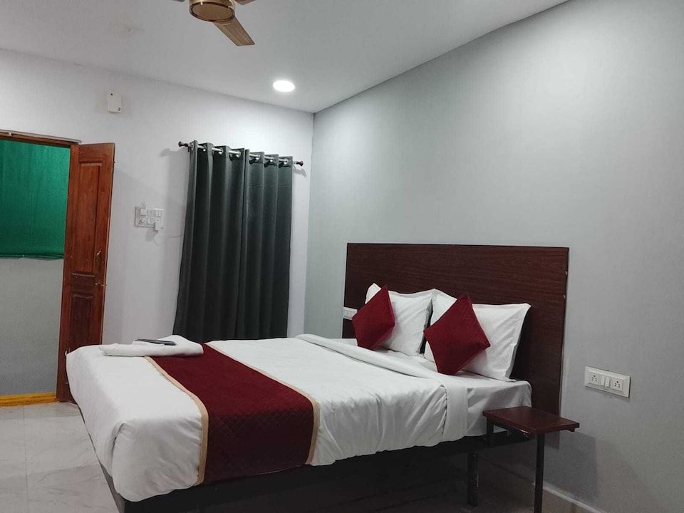 Hotel O iva Holiday inn, Secunderabad, Hyderabad