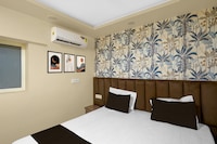Hotel O RS PALACE
