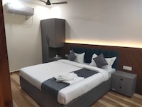 Hotel O RS PALACE