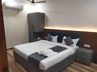 Hotel O RS PALACE