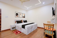 POP 84420G Hotel Swarg Paradise Inn