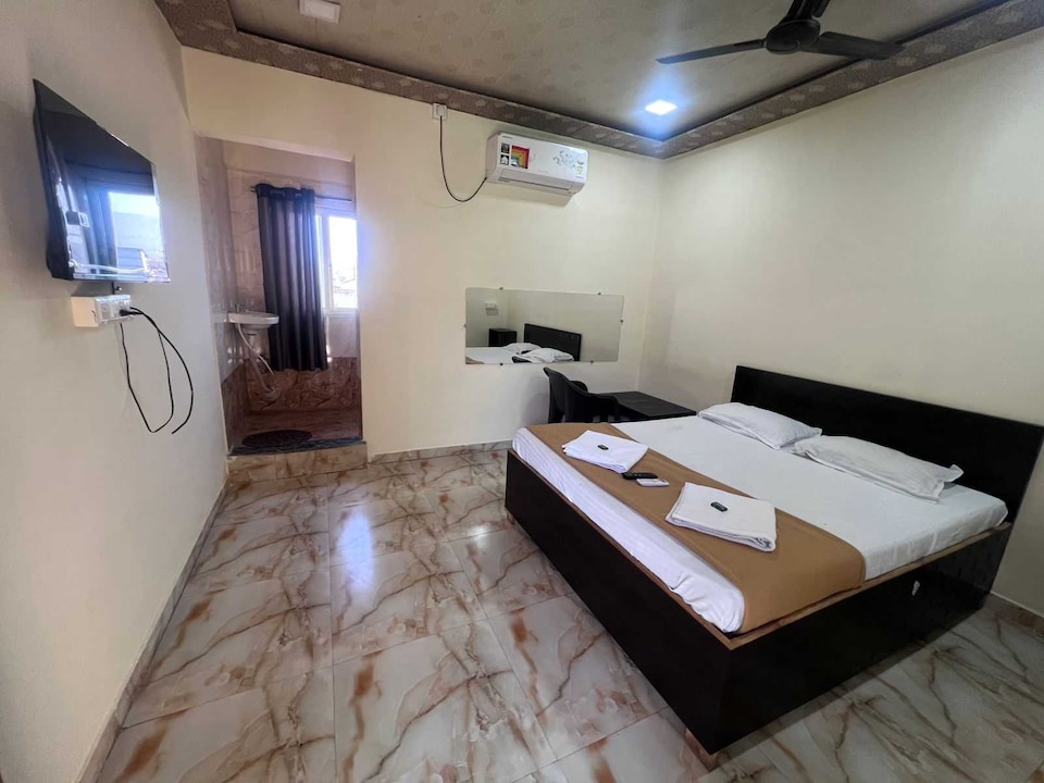 OYO 844214 Samadhan Lodge, Karjat city, Karjat