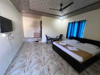 OYO 844214 Samadhan Lodge