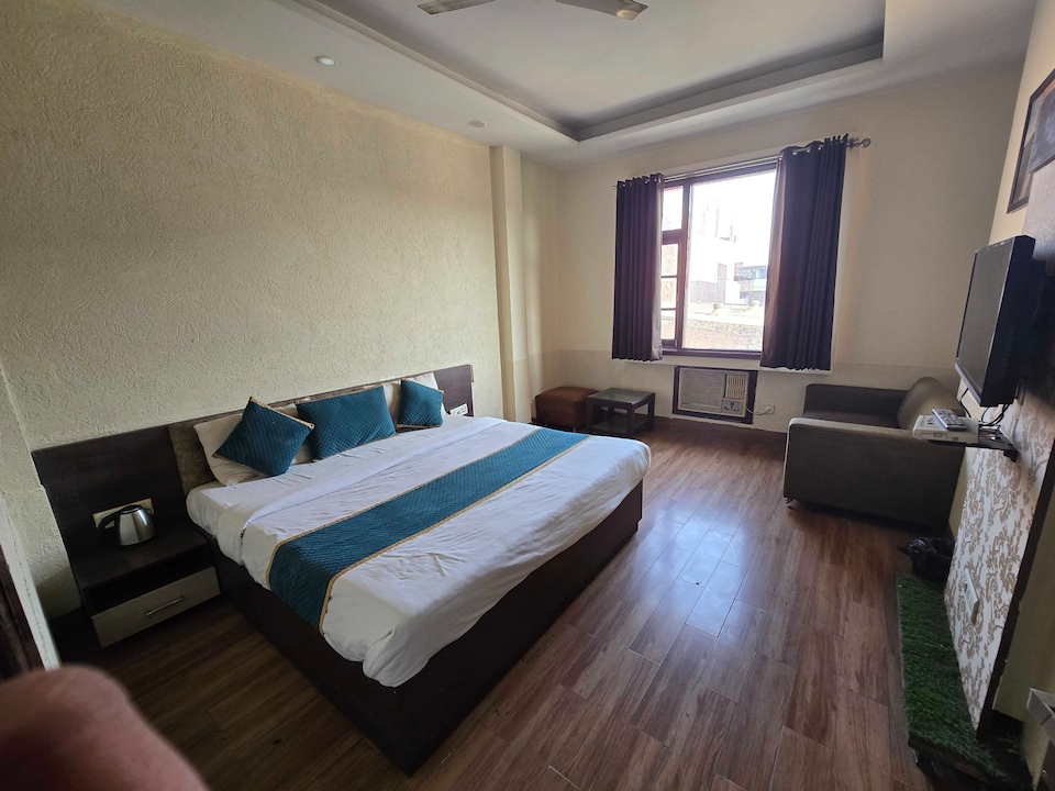 Hotel O ak pride, Golden Temple Road Amritsar, Amritsar