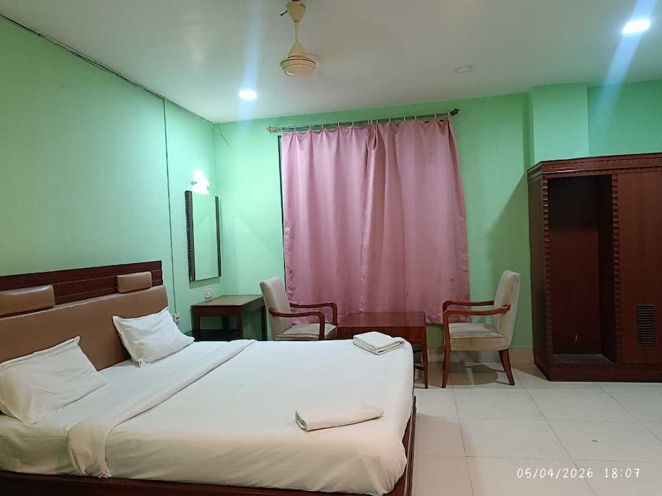 OYO 844221 Patel House, Mahmudabad, Mahmudabad
