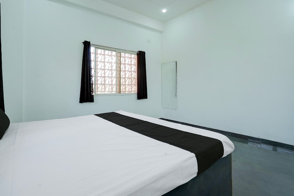 SPOT ON Divya Resort, Aliganj, Aliganj