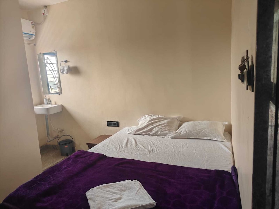 Hotel O Vinit Guest House Lodging And Boarding , Bus Stand Nagpur, Nagpur