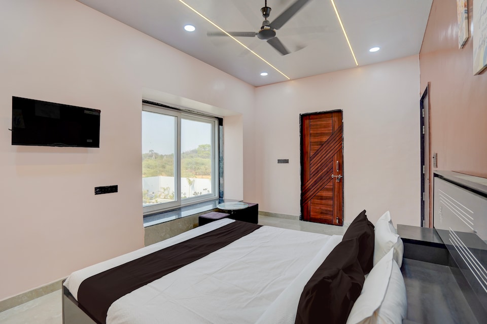 HOTEL O THE RUBY RAYS FARMHOUSE , Bhilai, Bhilai