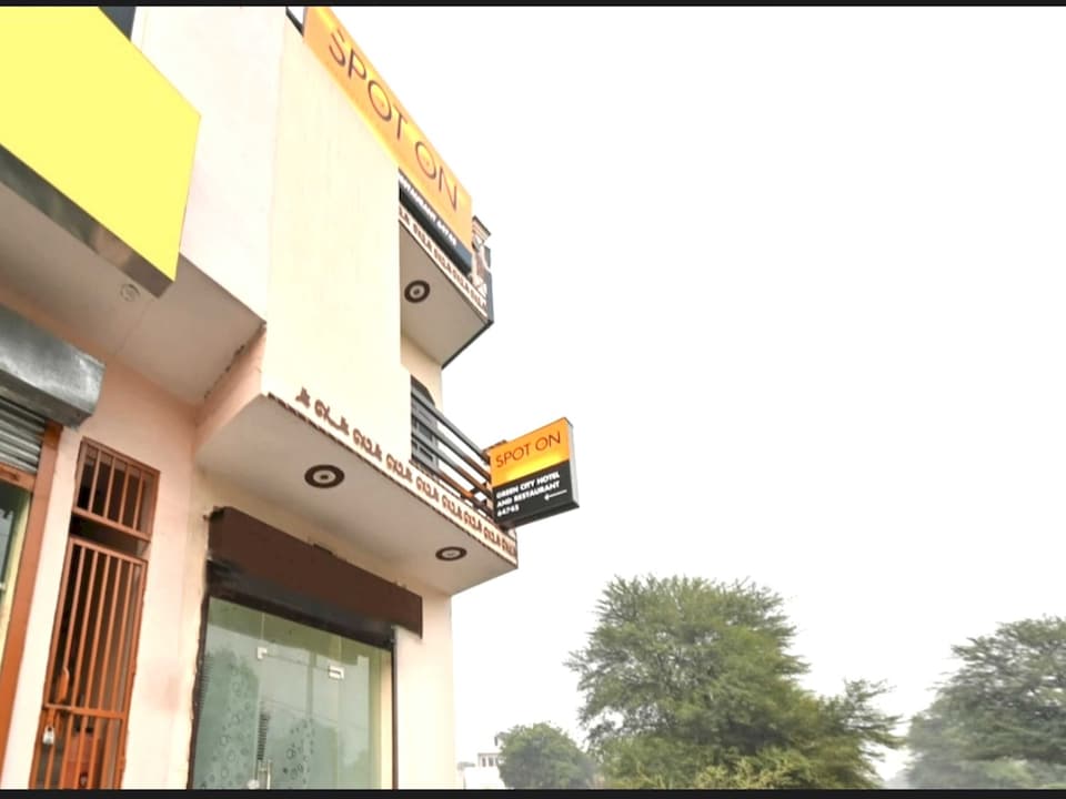 SPOT ON Green City Hotel, Rohtak, Rohtak