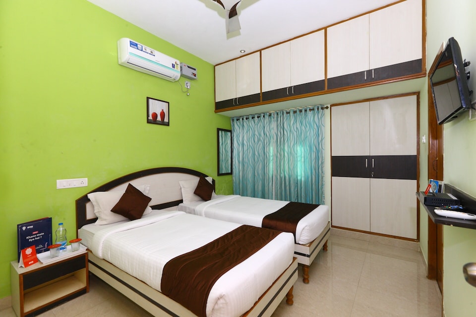 OYO Hotel Fiesta House, Madipakkam, Chennai