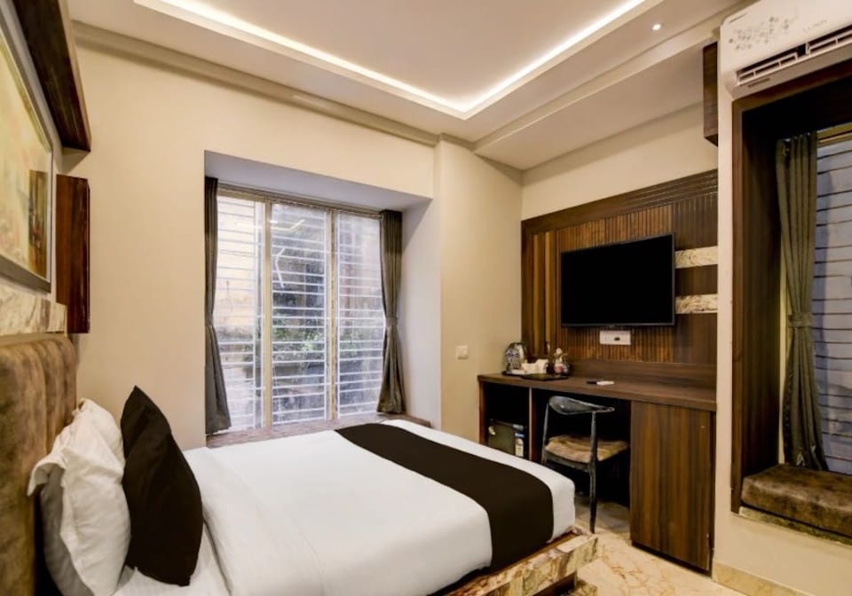 Collection O Mukundapir Bhavan Kolkata Formerly Serenity, Ruby Hospital Kolkata, Kolkata