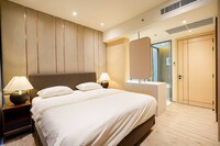 Luxury 2BR Sea View Apartment with Private Lift and Free Parking