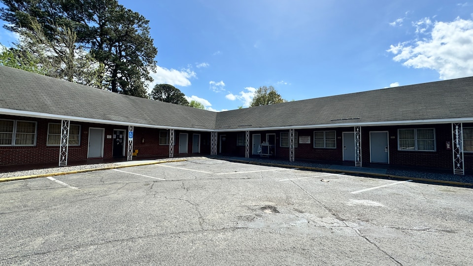 Economy 7 Inn Hampton W Pembroke, Hampton VA, Hampton VA