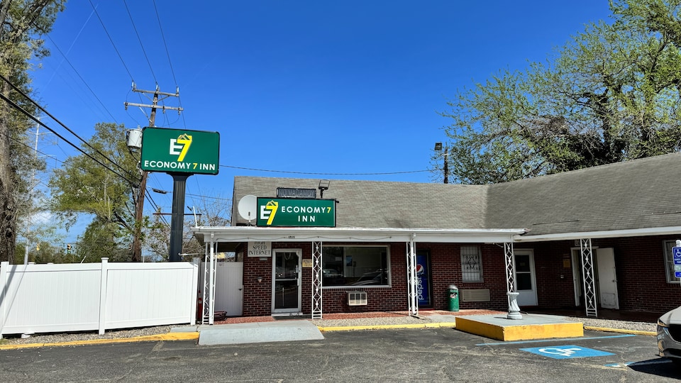 Economy 7 Inn Hampton W Pembroke, Hampton VA, Hampton VA