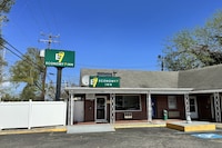 Economy 7 Inn Near Hampton University VA