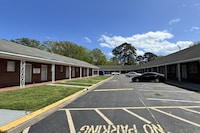 Economy 7 Inn Near Hampton University VA