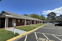 Economy 7 Inn Near Hampton University VA