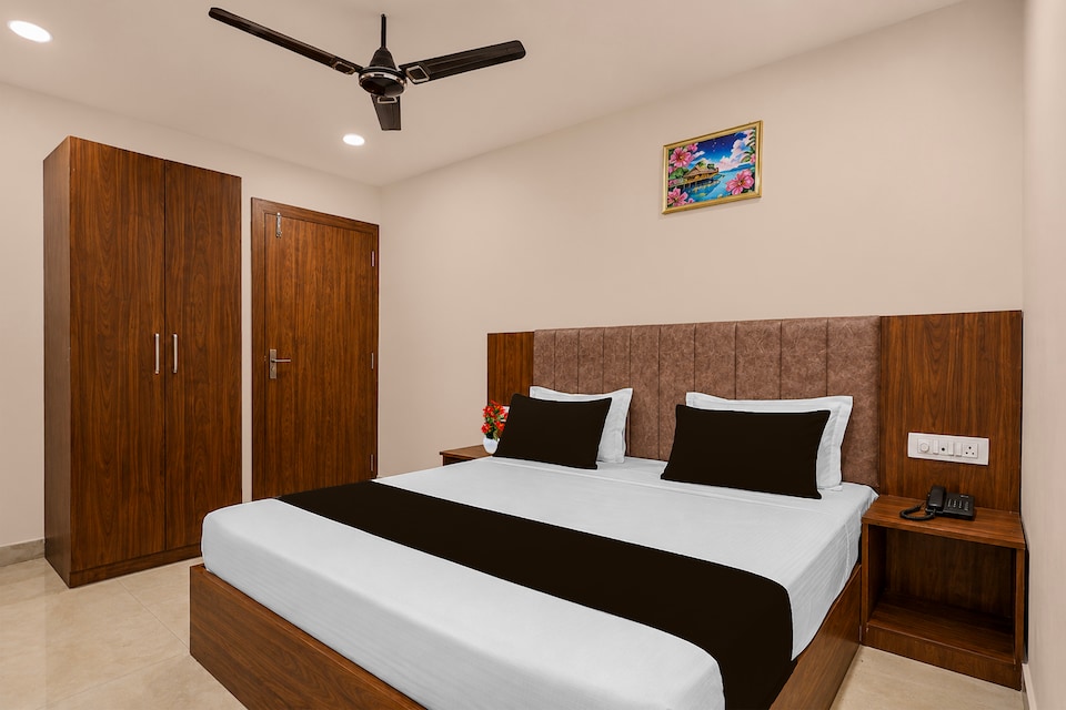 Palette Badambadi Bus Terminal Cuttack Formerly Hotel Vira, Link Road Cuttack, Cuttack