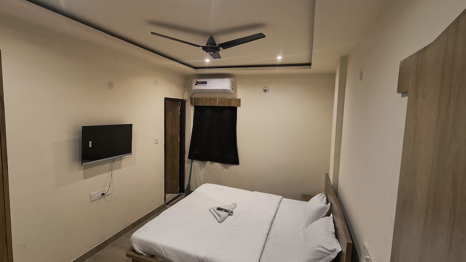 Hotel O COZY STAY GUEST HOUSE , Ruby Hospital Kolkata, Kolkata