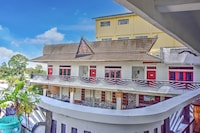 Dancenter 3 Berastagi Hotel