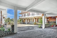 Dancenter 3 Berastagi Hotel