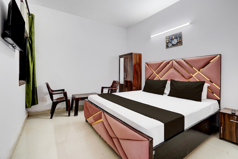 OYO 844307 Cozy Prime Rooms, Saket Delhi, Delhi