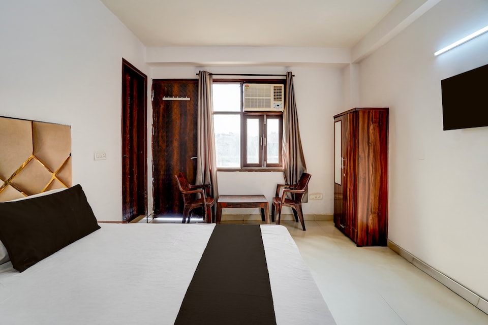 OYO 844307 Cozy Prime Rooms, Saket Delhi, Delhi