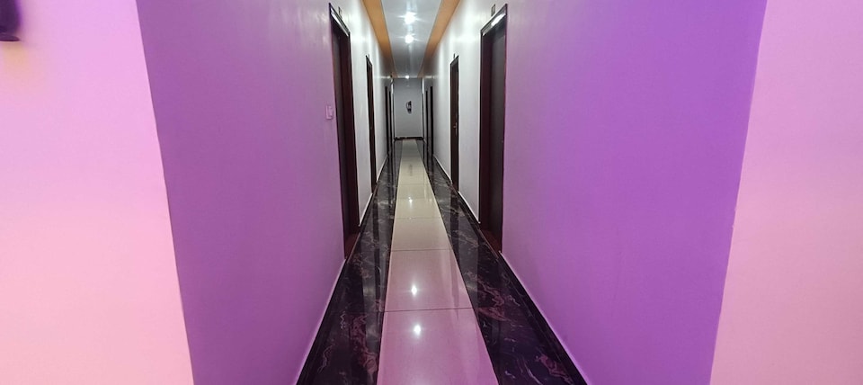 Hotel O SKY HOTEL, Alambagh Lucknow, Lucknow