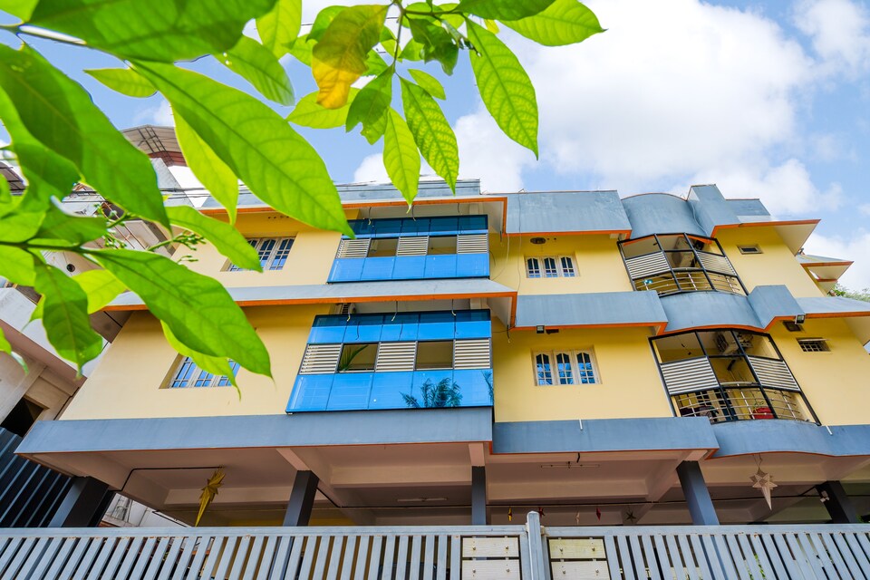 OYO Home 14081 Cozy Stay, Kaloor Kochi, Kochi