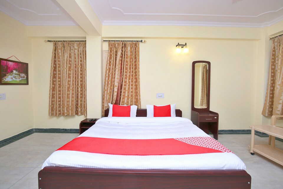 OYO Home 14084 Hill View Studio, Kasauli, Kasauli