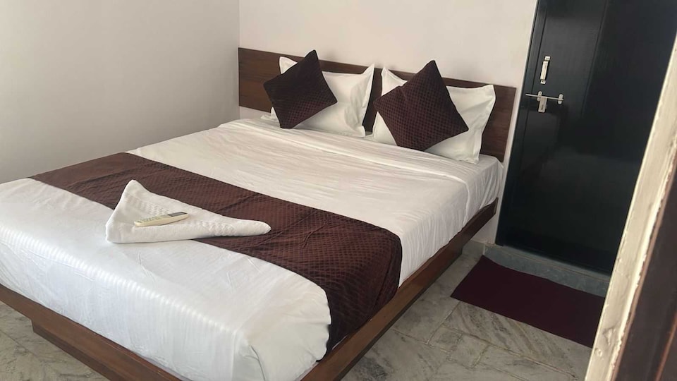 Hotel O Aayush Stay Inn, Secunderabad, Hyderabad