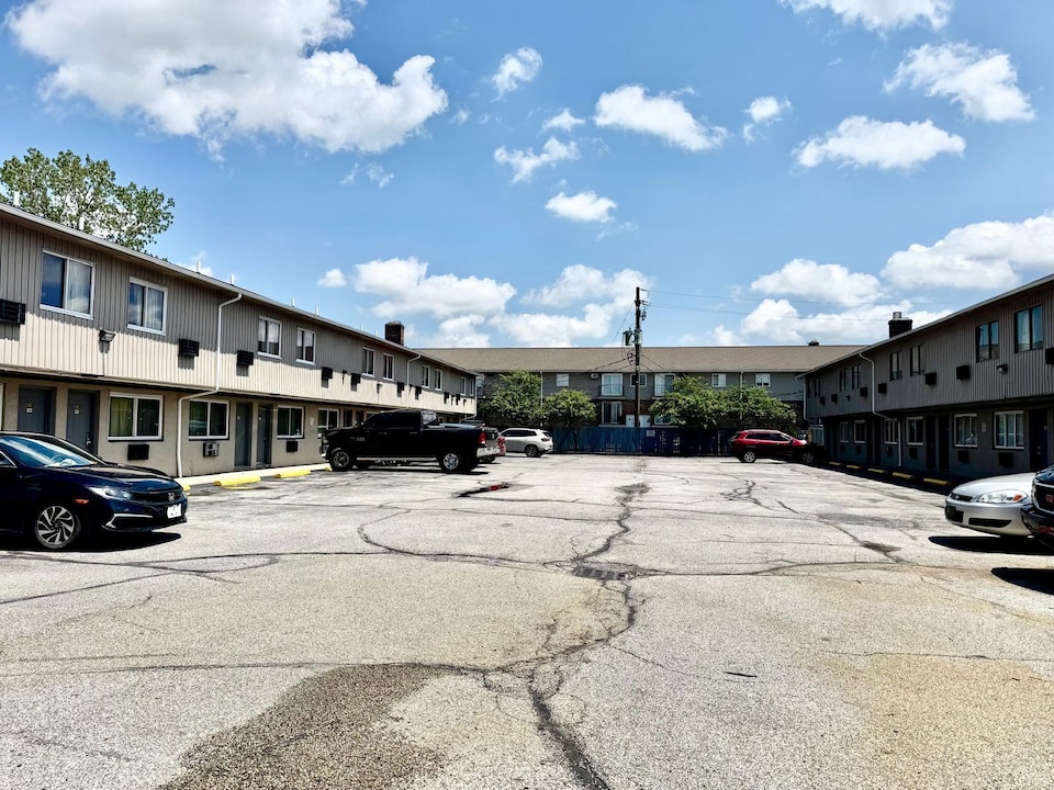 Highlander Inn Cleveland Beachwood Near I-480, Warrensville Heights, OH, Warrensville Heights, OH