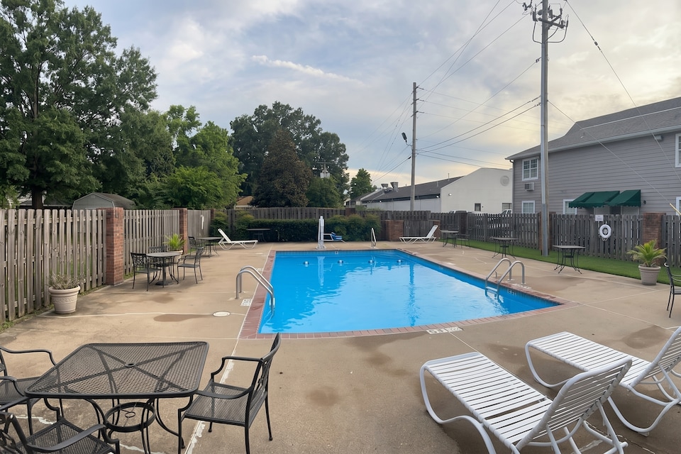 Plantation Oaks Suites & Inn Millington, Millington, TN, Millington, TN