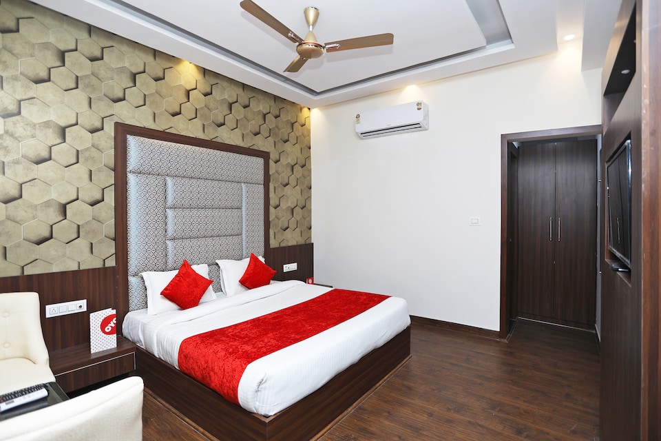 Capital O 2616 Hotel Golden Sand, Rohtak, Rohtak