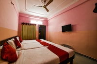 OYO Pranati Guest House Near Alcazar Mall