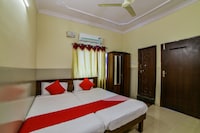 OYO Pranati Guest House Near Alcazar Mall