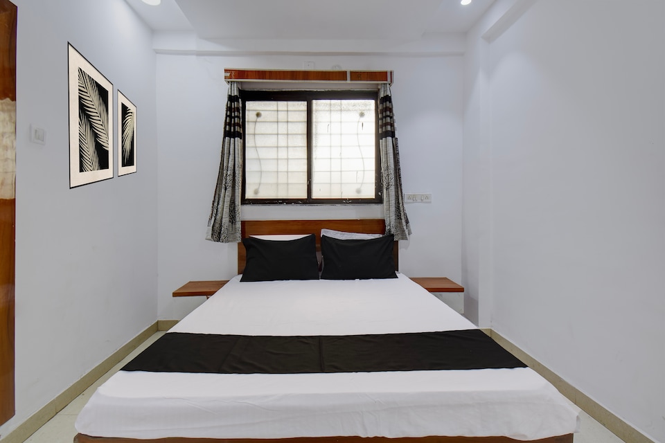 Hotel O Omkar Lodge , Pimpri Pune, Pune