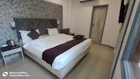 Hotel O Orca Tilak Nagar 