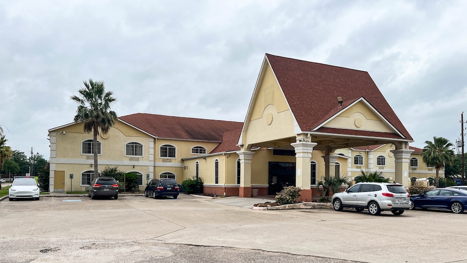 Studio 6 Suites Houston, TX - Spring, C77090, Houston