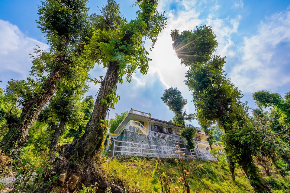 OYO Home 14134 Devdar Cottage Kempty Road, Company Garden Mussoorie, Mussoorie