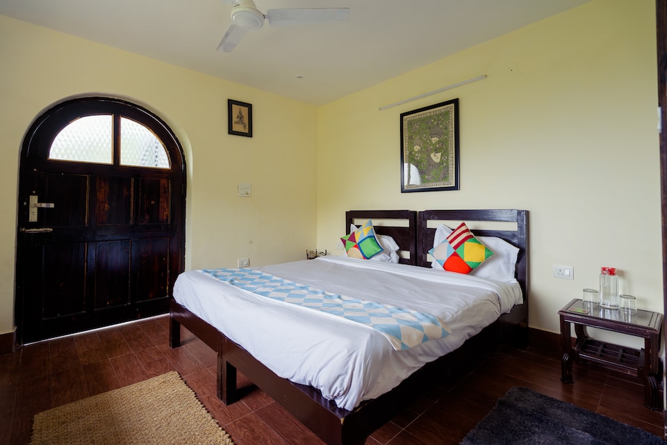 OYO Home 14137 Luxurious Valley View 3BHK, Company Garden Mussoorie, Mussoorie