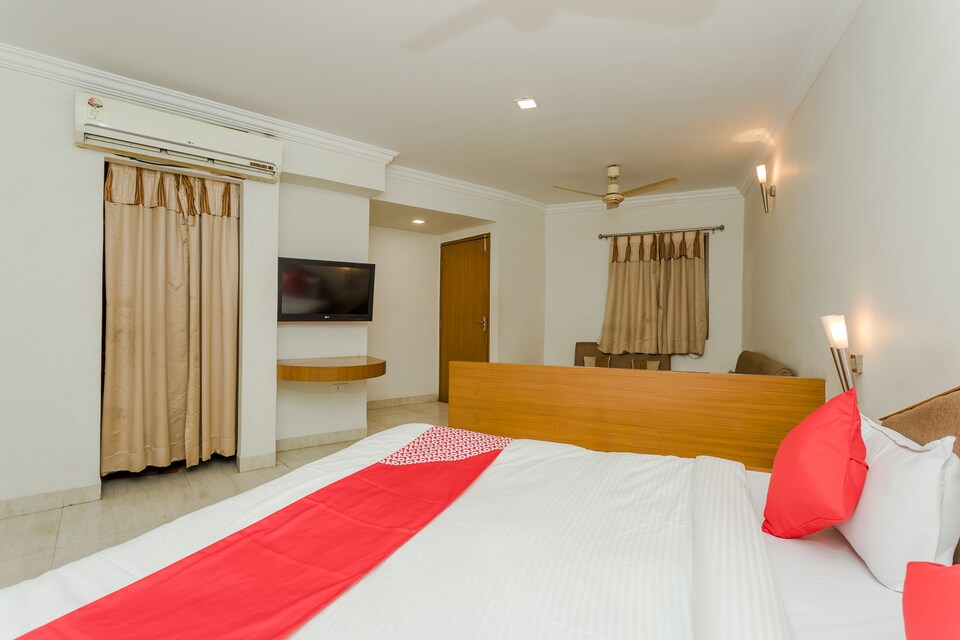 OYO 14142 Hotel Ashray, Main Market Ujjain, Ujjain