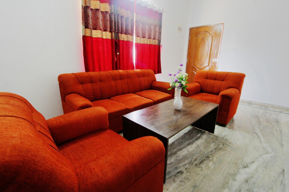 OYO 14143 J S S Comfort, Airport Road Bangalore, Bangalore