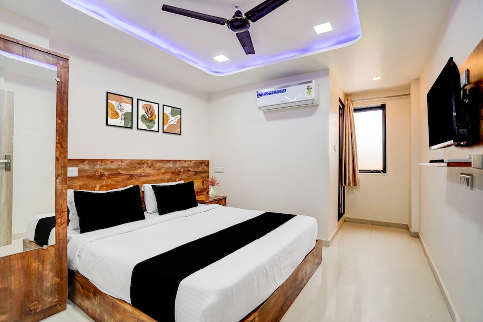 Collection O Prahlad Nagar Road Formerly Hotel Aura Inn, Satellite-Prahlad Nagar Ahmedabad, Ahmedabad