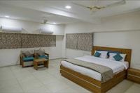 Collection O Prahlad Nagar Road Formerly Hotel Aura Inn