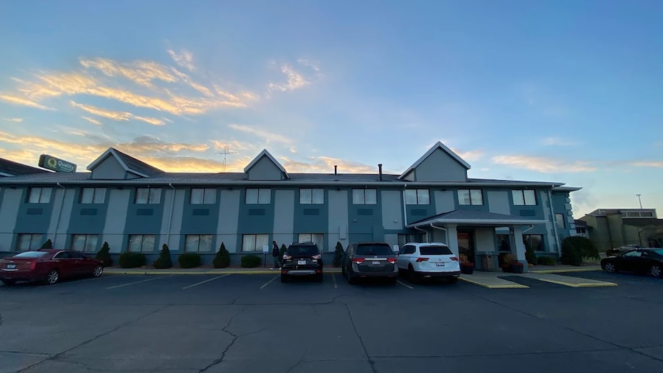 Saint Joseph Inn & Suites Benton Harbor near I-94, Benton Harbor, MI, Benton Harbor, MI