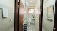 OYO 844501 Royal Hotel
