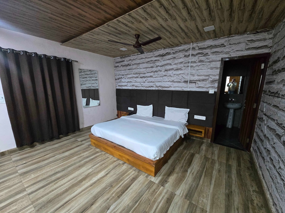 Hotel O Primrose, Golden Temple Road Amritsar, Amritsar