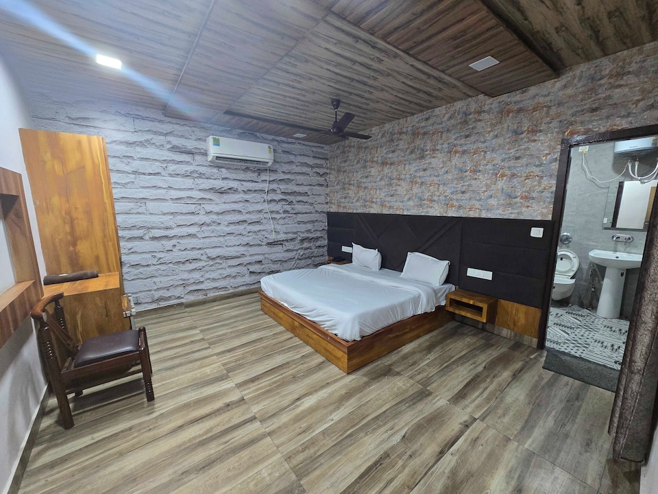 Hotel O Primrose, Golden Temple Road Amritsar, Amritsar